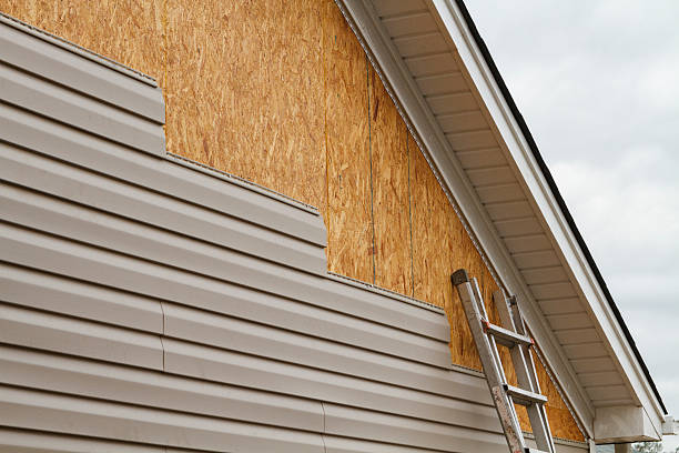 Professional Emergency Siding Repair technician working in Watchung, NJ